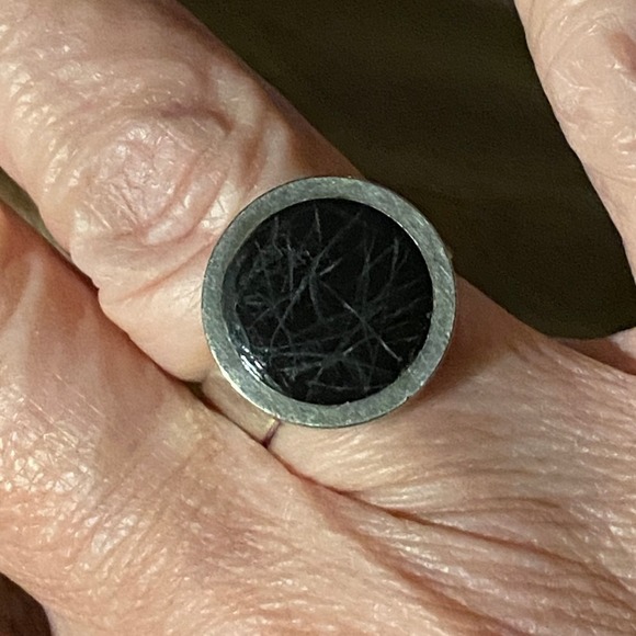 Vintage MB SF Modernist Gothic Black Resin Cabochon Ring Brutalist Wearable Art - Picture 1 of 5